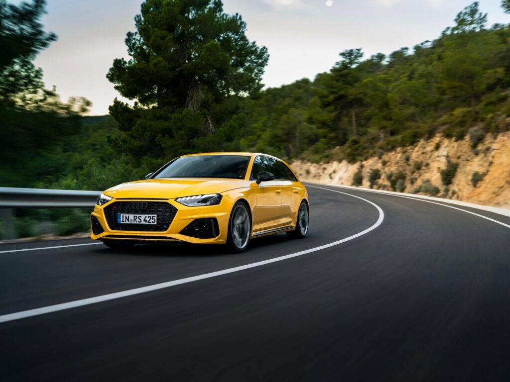 Augsta veiktspēja uz ielas un sacīkšu trasē: ierobežotā sērijā iznāk jubilejas Audi RS 4 Avant Edition 25 years 18 Augsta veiktspēja uz ielas un sacīkšu trasē: ierobežotā sērijā iznāk jubilejas Audi RS 4 Avant Edition 25 years