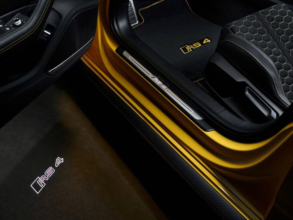 Augsta veiktspēja uz ielas un sacīkšu trasē: ierobežotā sērijā iznāk jubilejas Audi RS 4 Avant Edition 25 years 21 Augsta veiktspēja uz ielas un sacīkšu trasē: ierobežotā sērijā iznāk jubilejas Audi RS 4 Avant Edition 25 years