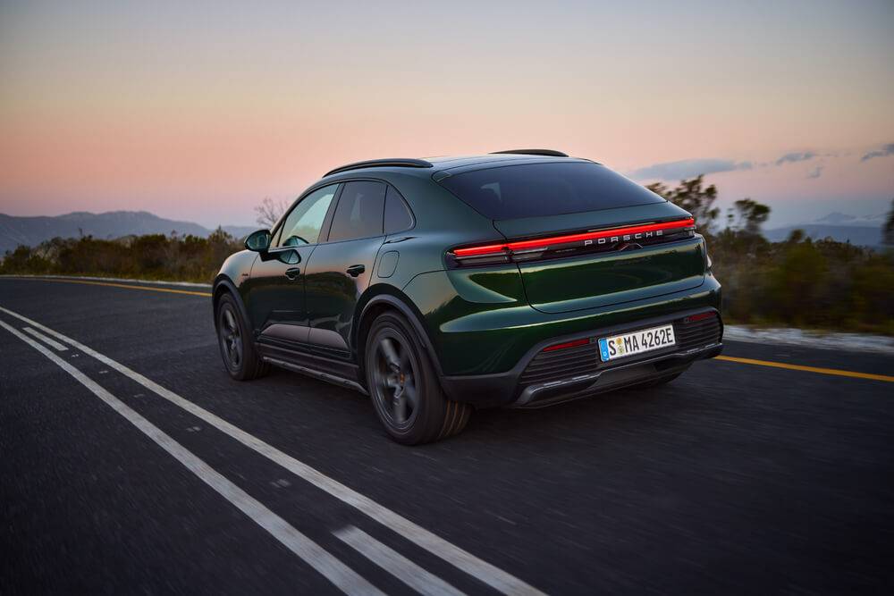 "Porsche" papildina savu pirmo pilnībā elektrisko SUV sēriju ar diviem jauniem modeļiem