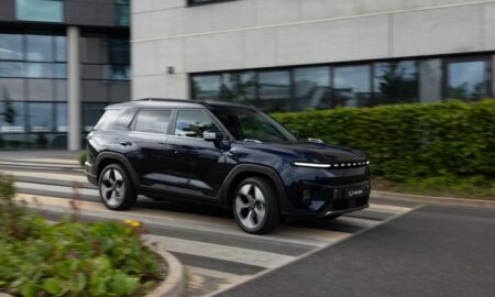 Uz auto tirgus torti pretendē arī jaunie. Kā viņiem veicas?