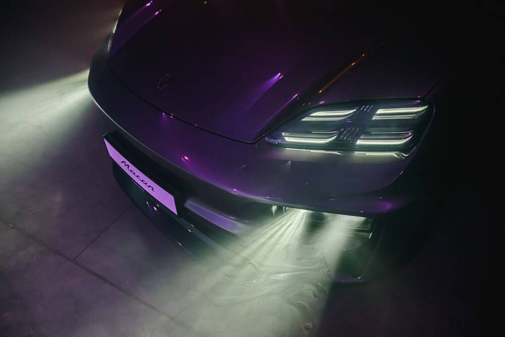 Rīgā prezentēti pirmie pilnībā elektriskie “Porsche” SUV – “Macan 4” un “Macan Turbo”