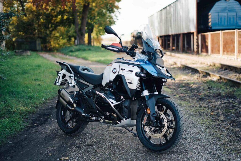 BMW Motorrad iepazīstina ar jauno BMW R 1300 GS Adventure – jaudīgu un inovatīvu motociklu piedzīvojumu meklētājiem