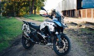 BMW Motorrad iepazīstina ar jauno BMW R 1300 GS Adventure – jaudīgu un inovatīvu motociklu piedzīvojumu meklētājiem