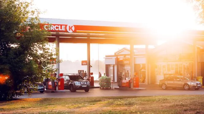 Circle K pielāgo degvielas miles+ sastāvu mūsdienu auto dzinēju prasībām