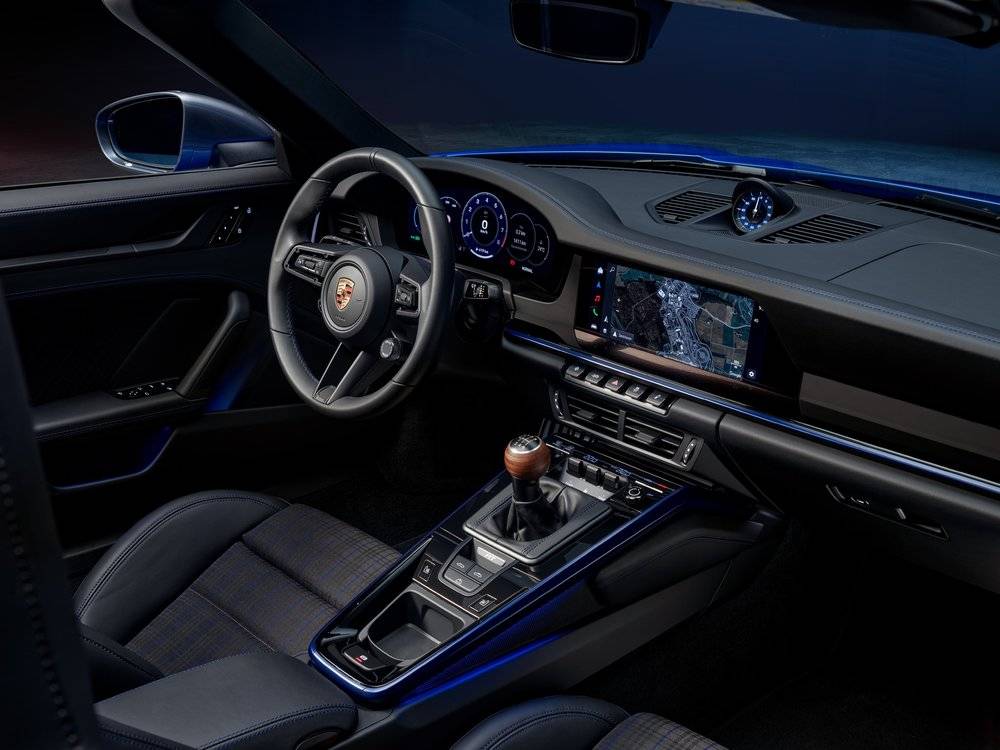 “Porsche” paplašina jaunā “911” klāstu ar “911 Carrera T” 21 911 Carrera T Cabriolet