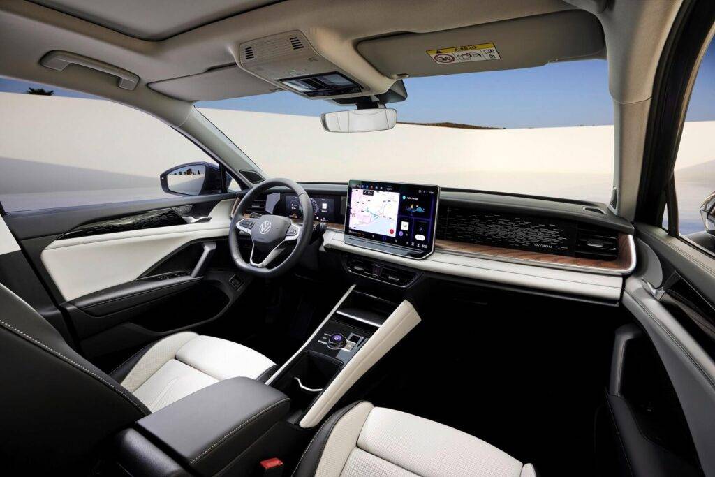Jaunais Volkswagen Tayron pieejams Latvijā: ietilpīgs plug-in hibrīds ar līdz pat 120 km elektriskajā režīmā 16 Jaunais Volkswagen Tayron pieejams Latvijā