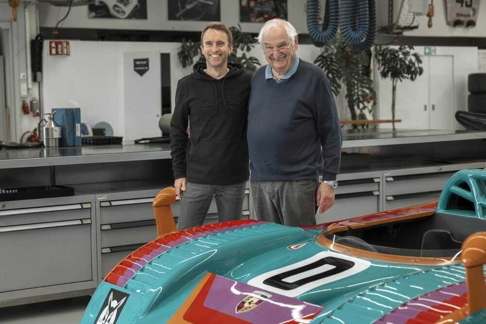 Unikāli kadri un nedzirdētas anekdotes: “Porsche” laiž klajā mini seriālu par “Porsche Turbo” vēsturi 16 Unikāli kadri un nedzirdētas anekdotes: “Porsche” laiž klajā mini seriālu par “Porsche Turbo” vēsturi