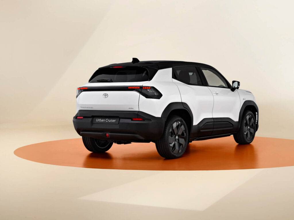 Toyota prezentē pilnīgi jauno akumulatoru elektrisko Urban Cruiser 20 Toyota prezentē pilnīgi jauno akumulatoru elektrisko Urban Cruiser