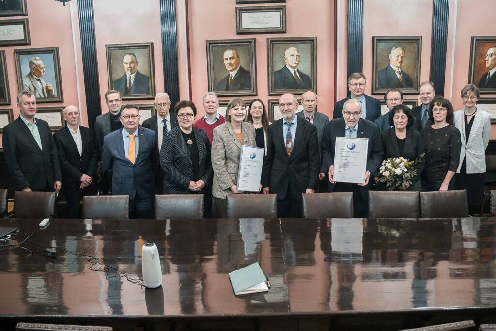 Latvijas Universitātes datorikas studiju programmām piešķirts prestižais EQANIE Euro-Inf Kvalitātes sertifikāts 5 Latvijas Universitātes datorikas studiju programmām piešķirts prestižais EQANIE Euro-Inf Kvalitātes sertifikāts