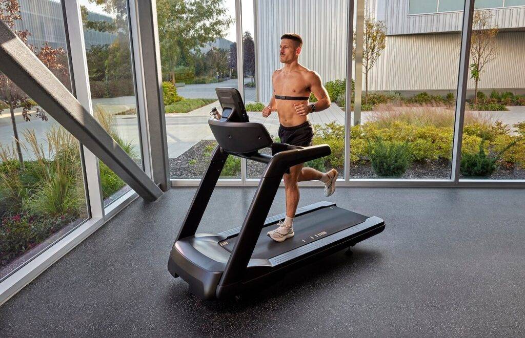 Garmin iepazīstina ar HRM 200 pulsometru un Instinct® 3 sērijas viedpulksteņiem