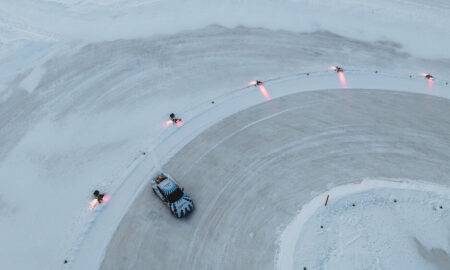 “Taycan” uzstāda jaunu Ginesa pasaules rekordu – 17 kilometri nepārtrauktā sānslīdē uz ledus