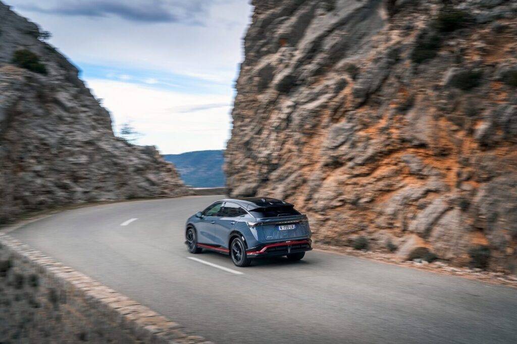 Nissan Ariya NISMO: sportisks brauciens bez izmešiem 14 Nissan Ariya NISMO: sportisks brauciens bez izmešiem