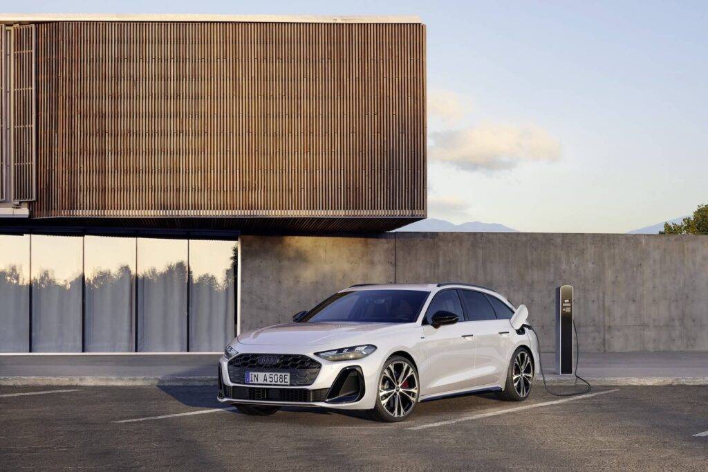 Audi iepazīstina ar jauno A5 e-hybrid: plug-in hibrīdu ar iespaidīgu elektrisko sniedzamību 15 Audi iepazīstina ar jauno A5 e-hybrid: plug-in hibrīdu ar iespaidīgu elektrisko sniedzamību