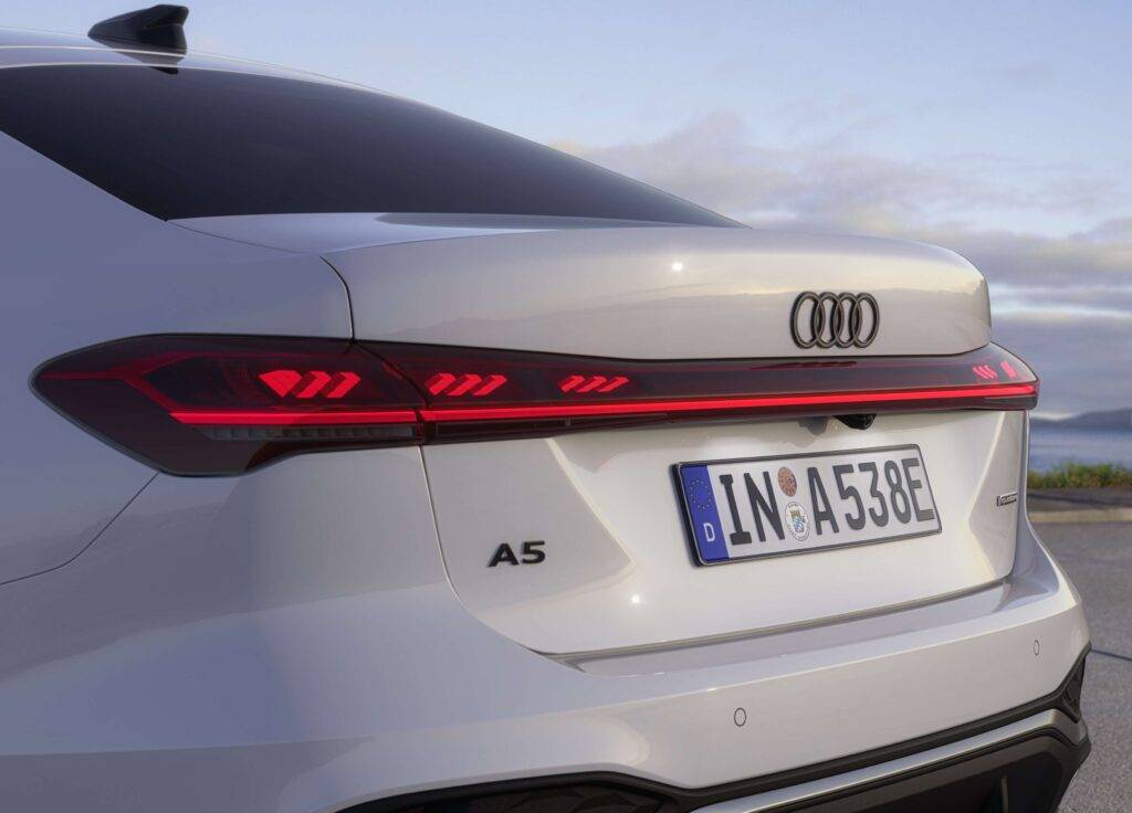 Audi iepazīstina ar jauno A5 e-hybrid: plug-in hibrīdu ar iespaidīgu elektrisko sniedzamību 20 Audi iepazīstina ar jauno A5 e-hybrid: plug-in hibrīdu ar iespaidīgu elektrisko sniedzamību