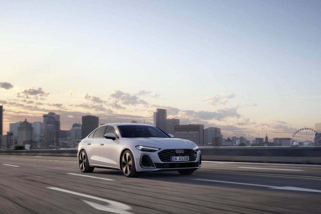 Audi iepazīstina ar jauno A5 e-hybrid: plug-in hibrīdu ar iespaidīgu elektrisko sniedzamību 19 Audi iepazīstina ar jauno A5 e-hybrid: plug-in hibrīdu ar iespaidīgu elektrisko sniedzamību