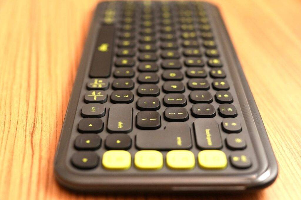 Mazs izmērs, laba funkcionalitāte: Logitech Pop Icon Keys apskats 18 Logitech Pop Icon Keys apskats