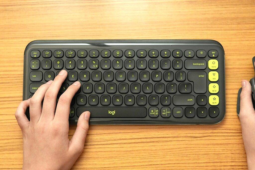 Mazs izmērs, laba funkcionalitāte: Logitech Pop Icon Keys apskats 23 Logitech Pop Icon Keys apskats