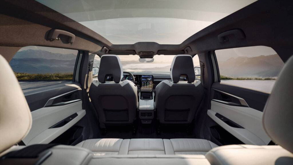 Jaunais RENAULT ESPACE – modernizēts dizains visefektīvākajam ģimenes hibrīdautomobilim tirgū 24 Jaunais RENAULT ESPACE – modernizēts dizains visefektīvākajam ģimenes hibrīdautomobilim tirgū