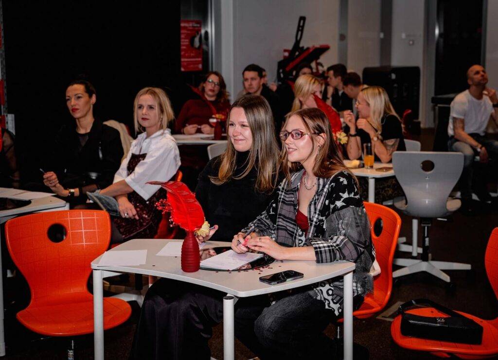 Aprīlī zinātnes centrs VIZIUM priecēs apmeklētājus ar radošām, izzinošām un krāsainām aktivitātēm 13 Aprīlī zinātnes centrs VIZIUM priecēs apmeklētājus ar radošām, izzinošām un krāsainām aktivitātēm