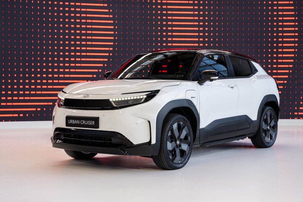 Toyota Urban Cruiser: viens no vadošajiem spēlētājiem elektrisko B-SUV tirgū 9 Toyota Urban Cruiser: viens no vadošajiem spēlētājiem elektrisko B-SUV tirgū