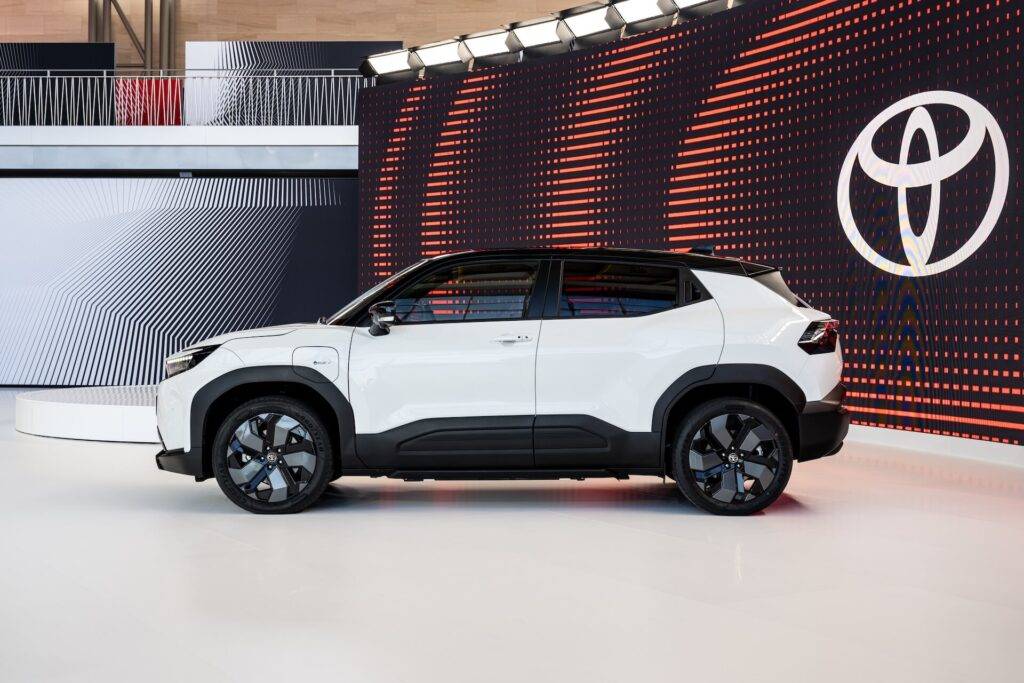 Toyota Urban Cruiser: viens no vadošajiem spēlētājiem elektrisko B-SUV tirgū 16 Toyota Urban Cruiser: viens no vadošajiem spēlētājiem elektrisko B-SUV tirgū