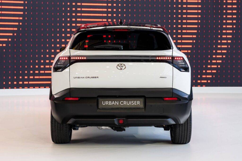 Toyota Urban Cruiser: viens no vadošajiem spēlētājiem elektrisko B-SUV tirgū 14 Toyota Urban Cruiser: viens no vadošajiem spēlētājiem elektrisko B-SUV tirgū
