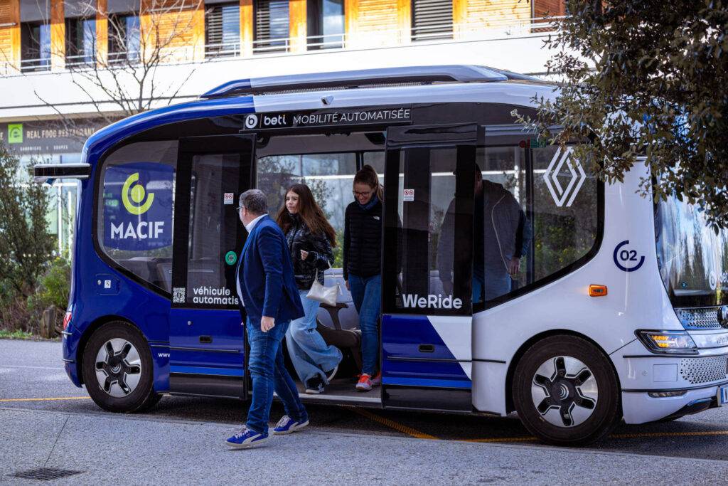 Autonomie automobiļi sabiedriskajam transportam