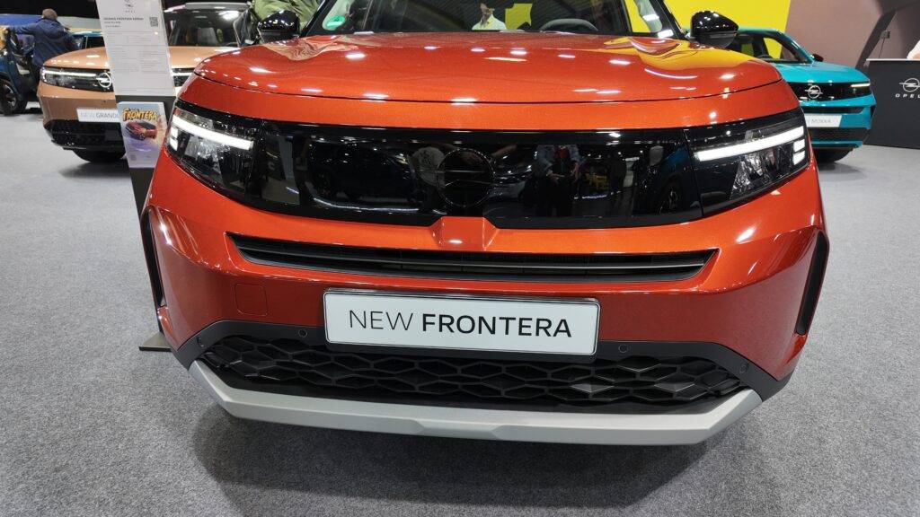 “Opel Frontera” un “Opel Mokka” pirmizrāde autoindustrijas izstādē Auto 2025 (Video) 8 “Opel Frontera” un “Opel Mokka” pirmizrāde autoindustrijas izstādē Auto 2025 (Video)