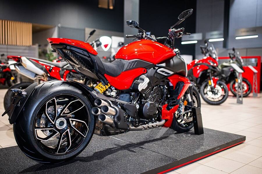 Rīgā atklāts jaunais “Ducati” motosalons “AUTOBRAVA Motors” dīlercentrā, Krasta ielā 42 11 Rīgā atklāts jaunais “Ducati” motosalons “AUTOBRAVA Motors” dīlercentrā, Krasta ielā 42