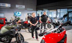 Rīgā atklāts jaunais “Ducati” motosalons “AUTOBRAVA Motors” dīlercentrā, Krasta ielā 42