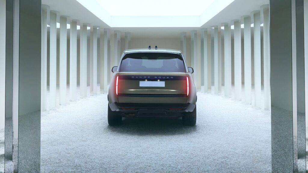 Range Rover Milānas Dizaina nedēļā piedāvā ceļojumu laikā 17 Range Rover Milānas Dizaina nedēļā piedāvā ceļojumu laikā