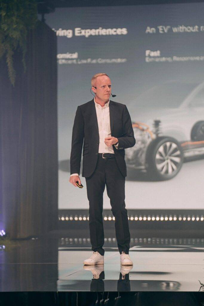 Ar iespaidīgu šovu un testa braucieniem Mežaparkā atzīmēta BYD zīmola ienākšanu Latvijā un jaunā SEALION 7 modeļa pirmizrāde 17 Ar iespaidīgu šovu un testa braucieniem Mežaparkā atzīmēta BYD zīmola ienākšanu Latvijā un jaunā SEALION 7 modeļa pirmizrāde