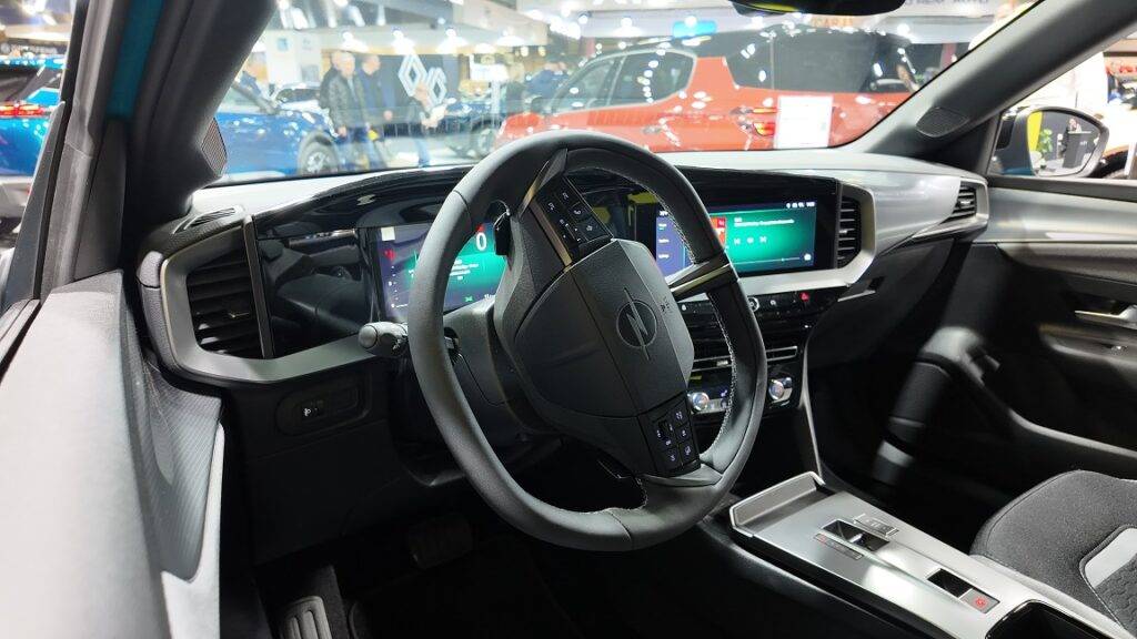 “Opel Frontera” un “Opel Mokka” pirmizrāde autoindustrijas izstādē Auto 2025 (Video) 17 “Opel Frontera” un “Opel Mokka” pirmizrāde autoindustrijas izstādē Auto 2025 (Video)