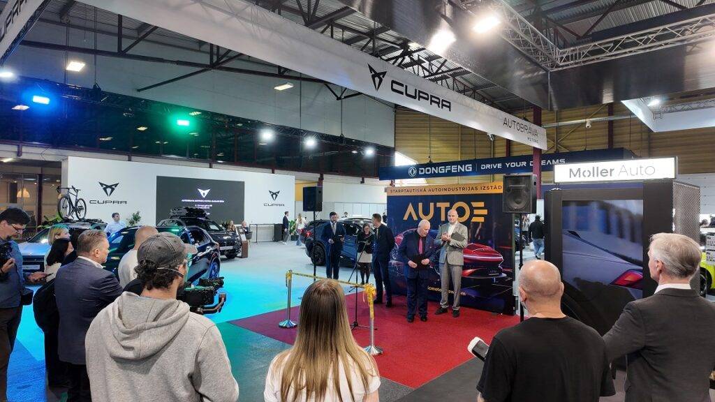 Jaunā “Renault 5 E-Tech Electric” pirmizrāde autoindustrijas izstādē Auto 2025