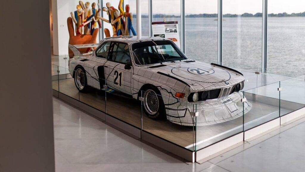 BMW Bratislavā: BMW Art Car World Tour izstāde atklāta Danubiana muzejā 7 BMW automobiļi Bratislavā: BMW Art Car World Tour izstāde atklāta Danubiana muzejā