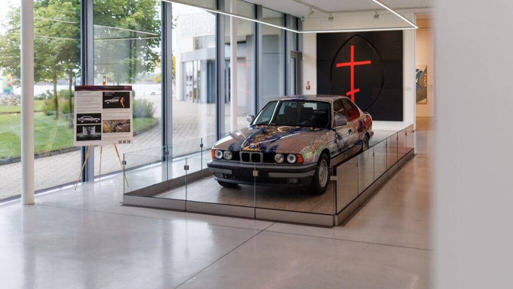 BMW Bratislavā: BMW Art Car World Tour izstāde atklāta Danubiana muzejā 8 BMW automobiļi Bratislavā: BMW Art Car World Tour izstāde atklāta Danubiana muzejā