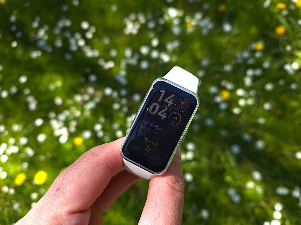 Huawei Band 10 apskats