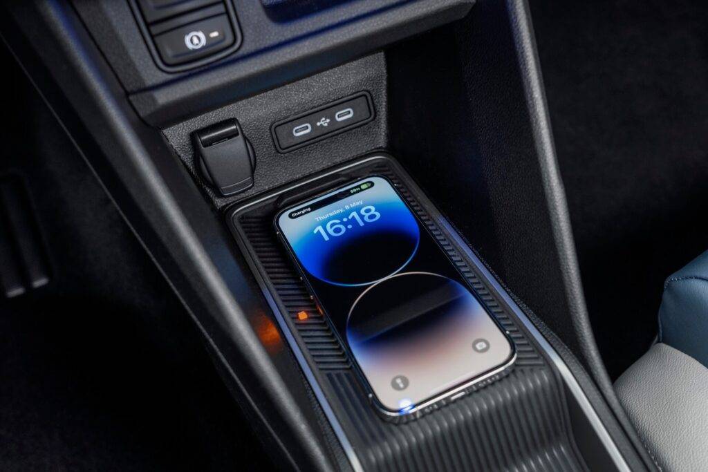 Stils satiek ilgtspēju: iepazīstinām ar drosmīgo un elektrisko Nissan Micra 16 Stils satiek ilgtspēju: iepazīstinām ar drosmīgo un elektrisko Nissan Micra