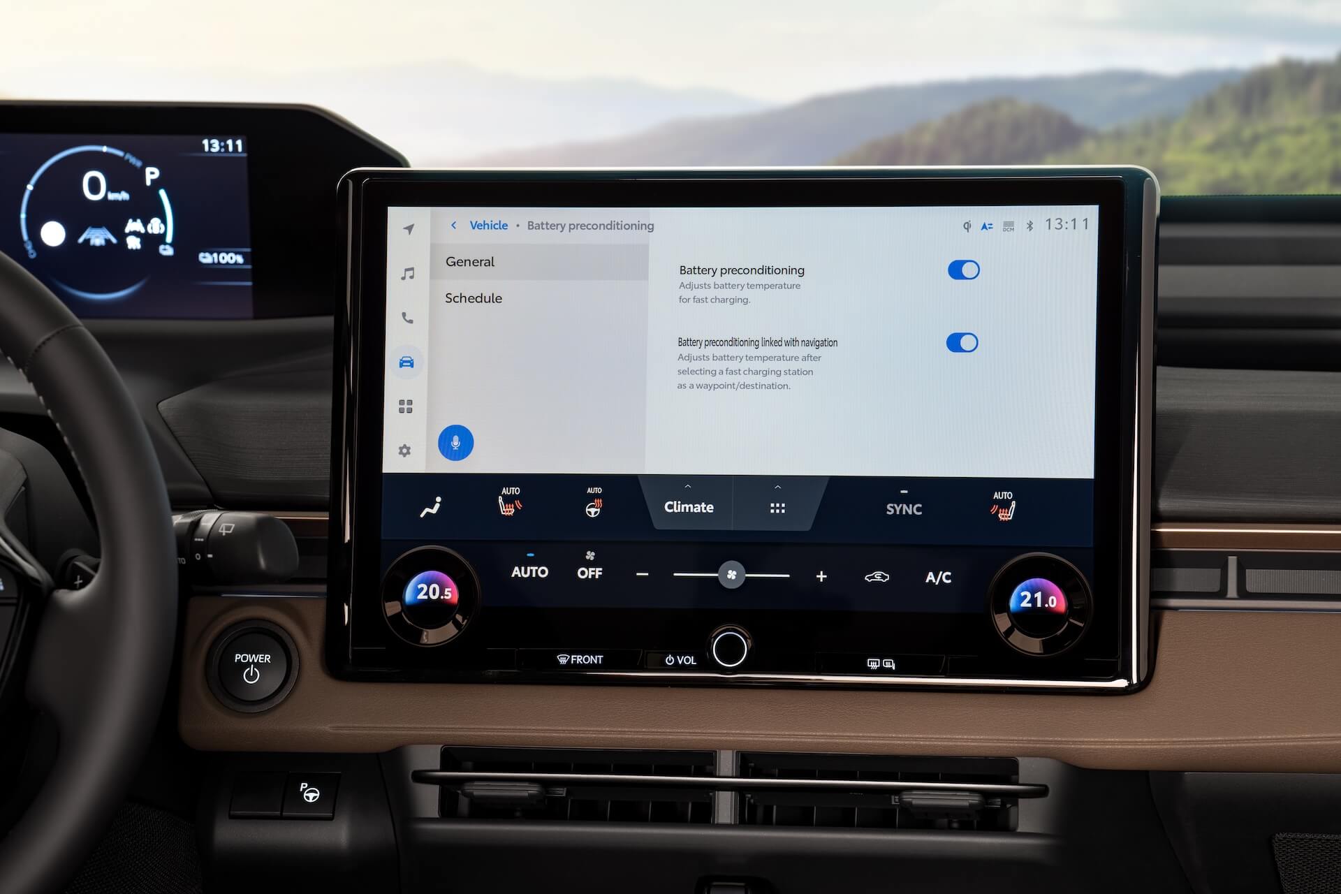 Toyota prezentē jauno bZ4X Touring – elektrisku SUV ģimenes piedzīvojumiem 14 Toyota prezentē jauno bZ4X Touring – elektrisku SUV ģimenes piedzīvojumiem