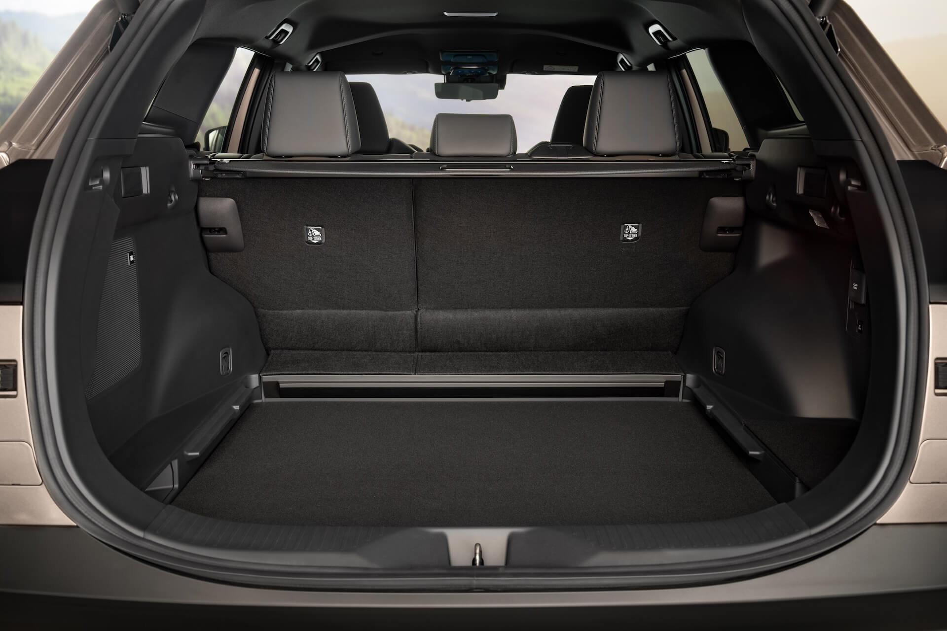 Toyota prezentē jauno bZ4X Touring – elektrisku SUV ģimenes piedzīvojumiem 16 Toyota prezentē jauno bZ4X Touring – elektrisku SUV ģimenes piedzīvojumiem