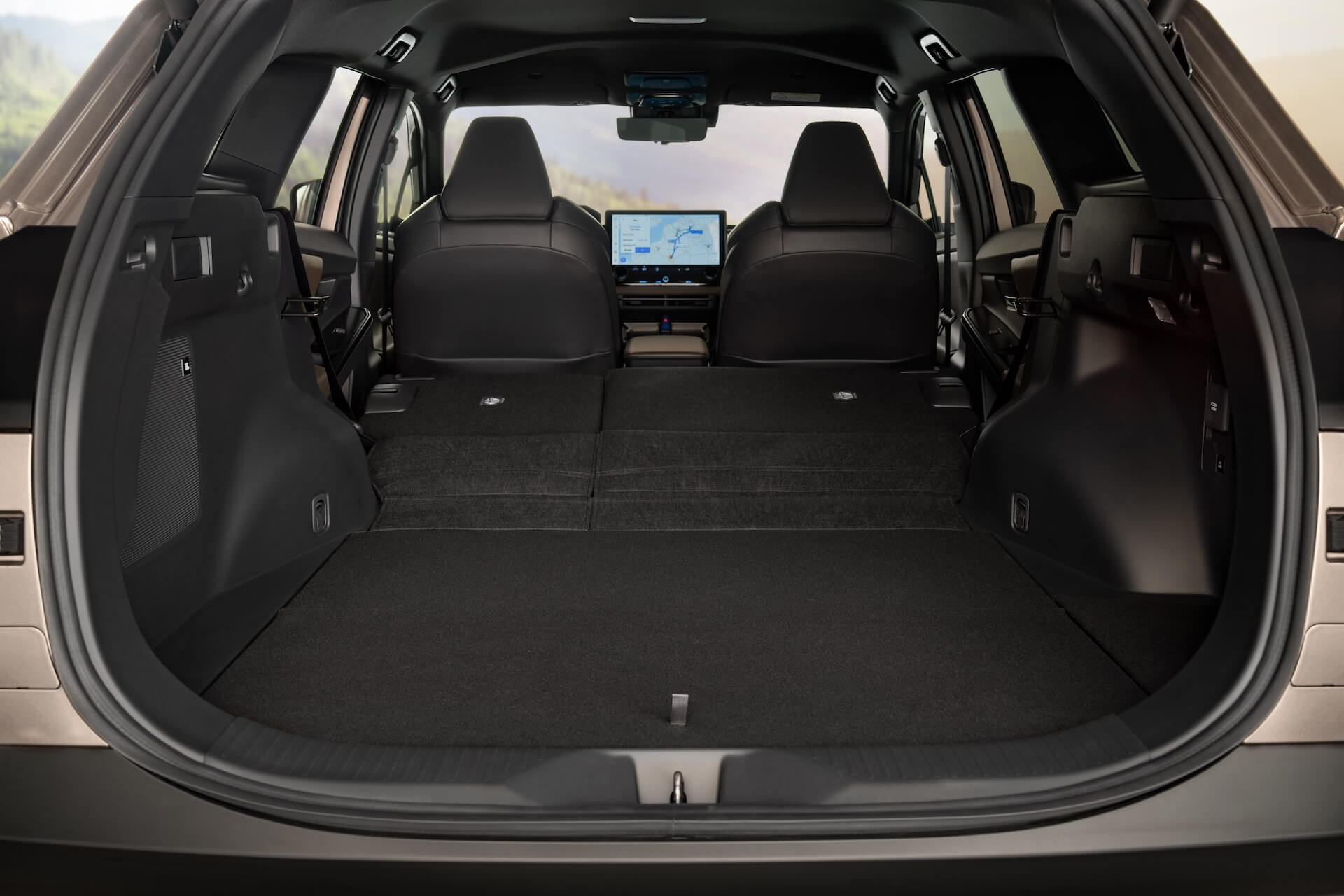 Toyota prezentē jauno bZ4X Touring – elektrisku SUV ģimenes piedzīvojumiem 15 Toyota prezentē jauno bZ4X Touring – elektrisku SUV ģimenes piedzīvojumiem