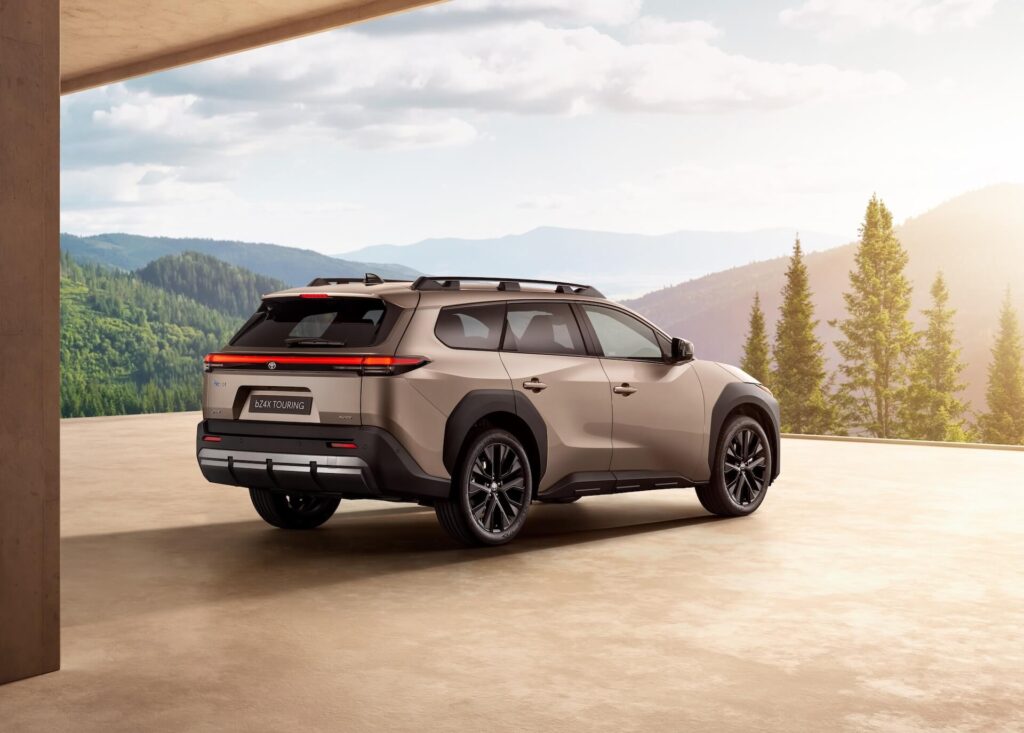 Toyota prezentē jauno bZ4X Touring – elektrisku SUV ģimenes piedzīvojumiem 10 Toyota prezentē jauno bZ4X Touring – elektrisku SUV ģimenes piedzīvojumiem