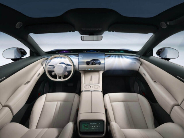 Jaunums elektromobiļu tirgū: SUV “Xiaomi YU7” ar vienu uzlādi spēj nobraukt līdz pat 835 kilometriem