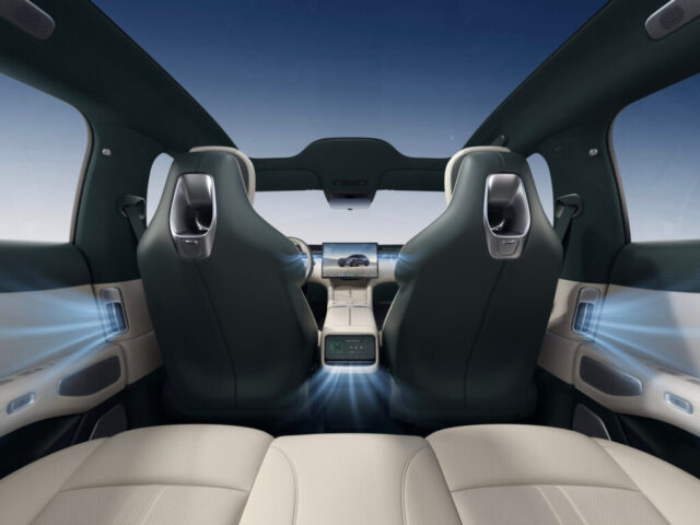 Jaunums elektromobiļu tirgū: SUV “Xiaomi YU7” ar vienu uzlādi spēj nobraukt līdz pat 835 kilometriem