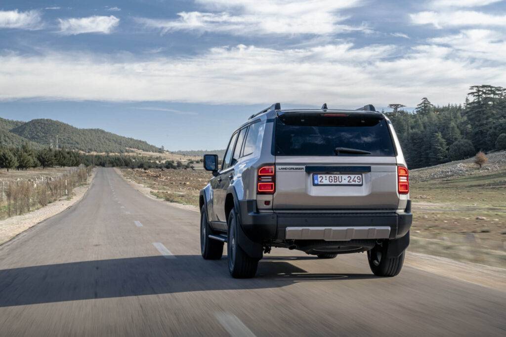 Toyota Land Cruiser iegūst Hybrid 48V vieglā hibrīda versiju 14 Toyota Land Cruiser iegūst Hybrid 48V versiju