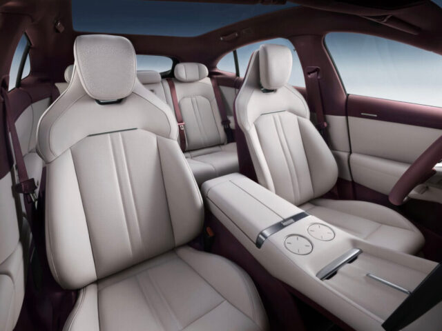 Jaunums elektromobiļu tirgū: SUV “Xiaomi YU7” ar vienu uzlādi spēj nobraukt līdz pat 835 kilometriem