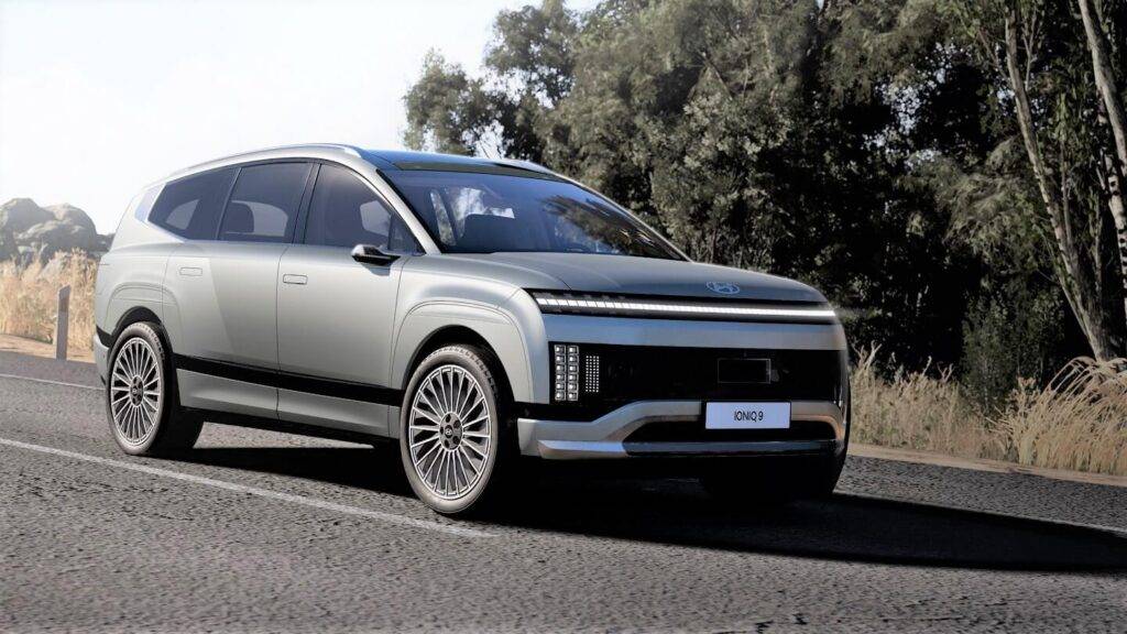 Luksuss un ģimenes auto – vai šāda kombinācija ir iespējama?