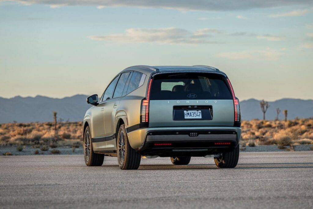 Luksuss un ģimenes auto – vai šāda kombinācija ir iespējama?