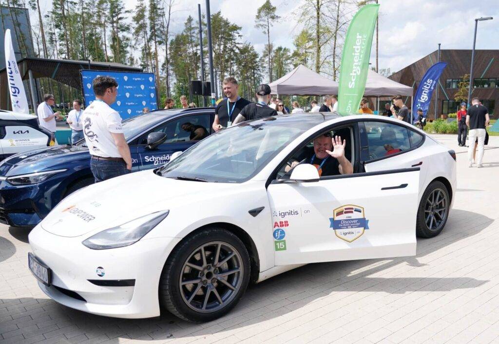 Noslēgušās vienpadsmitās “Ignitis ON” elektroauto sacensības: uzvaru svin arī ekipāža no Latvijas 13 Noslēgušās vienpadsmitās “Ignitis ON” elektroauto sacensības: uzvaru svin arī ekipāža no Latvijas