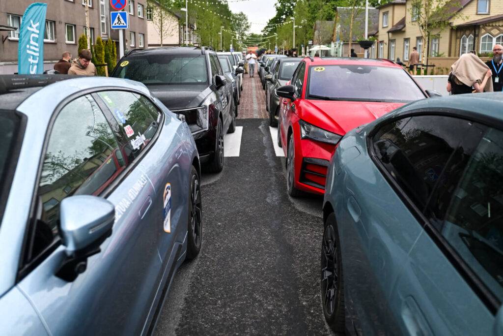 Noslēgušās vienpadsmitās “Ignitis ON” elektroauto sacensības: uzvaru svin arī ekipāža no Latvijas 8 Noslēgušās vienpadsmitās “Ignitis ON” elektroauto sacensības: uzvaru svin arī ekipāža no Latvijas